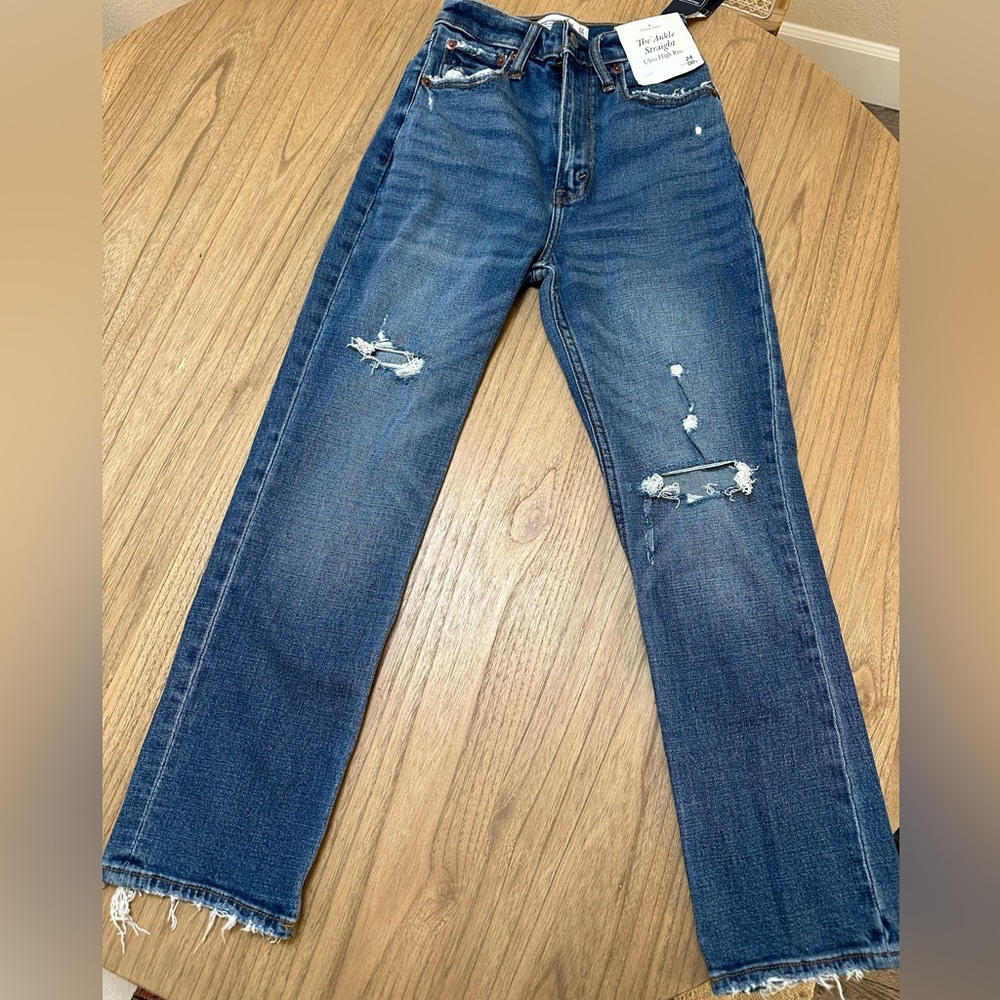 Abercrombie Ankle Straight Curve Love Ultra High Rise Jeans 24 short